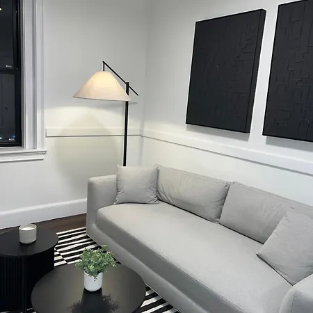Modern Luxury Apartment In City Quincy Exterior photo