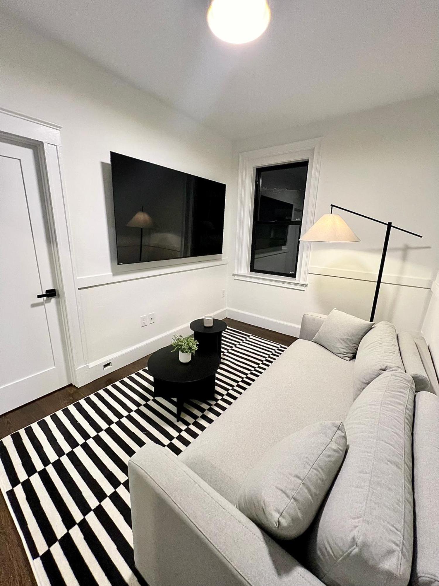Modern Luxury In Apartment Quincy